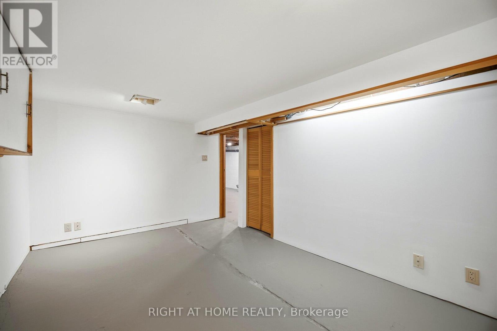 54 Thirty First Street, Toronto, Ontario  M8W 3E9 - Photo 38 - W12692786