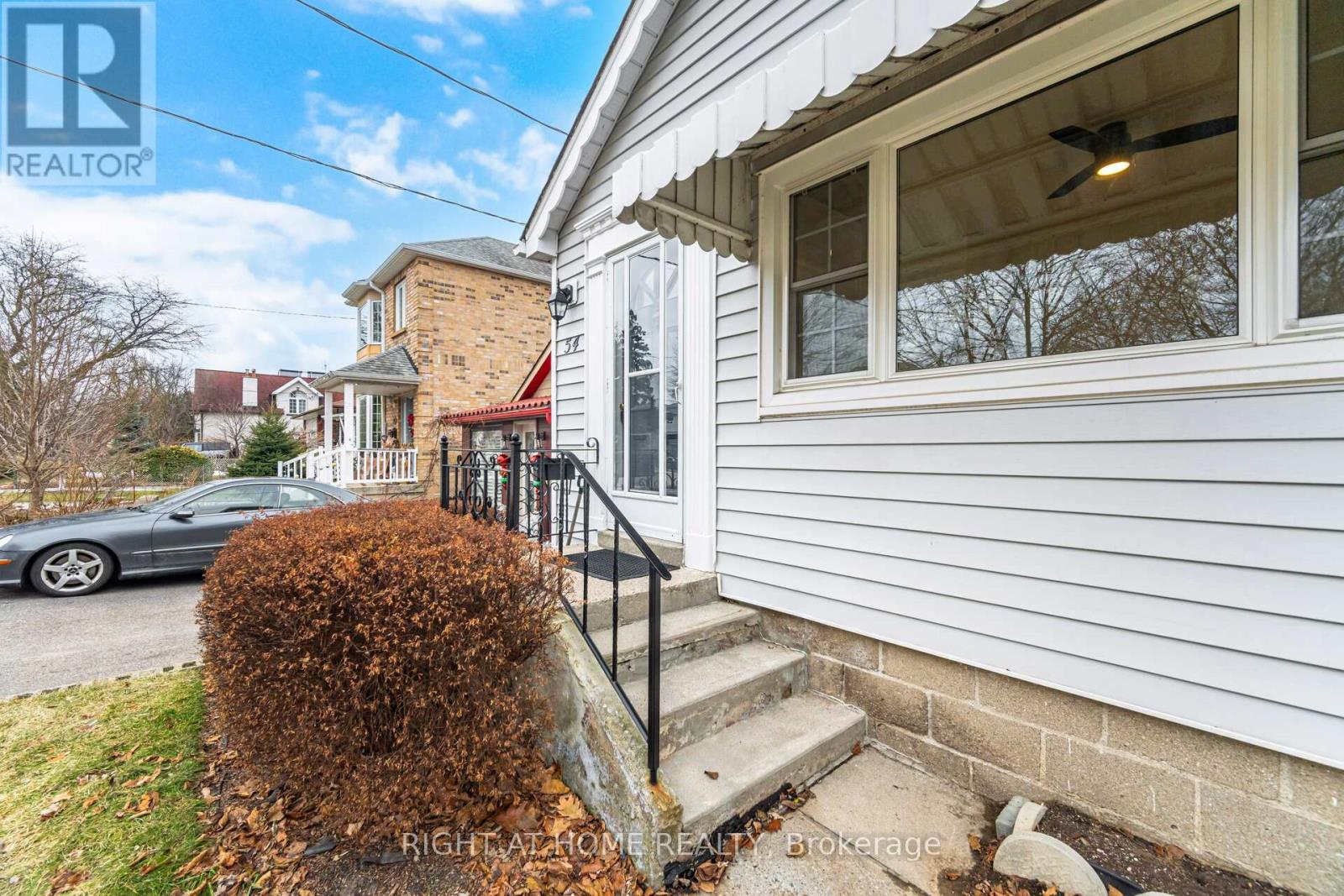 54 Thirty First Street, Toronto, Ontario  M8W 3E9 - Photo 5 - W12692786