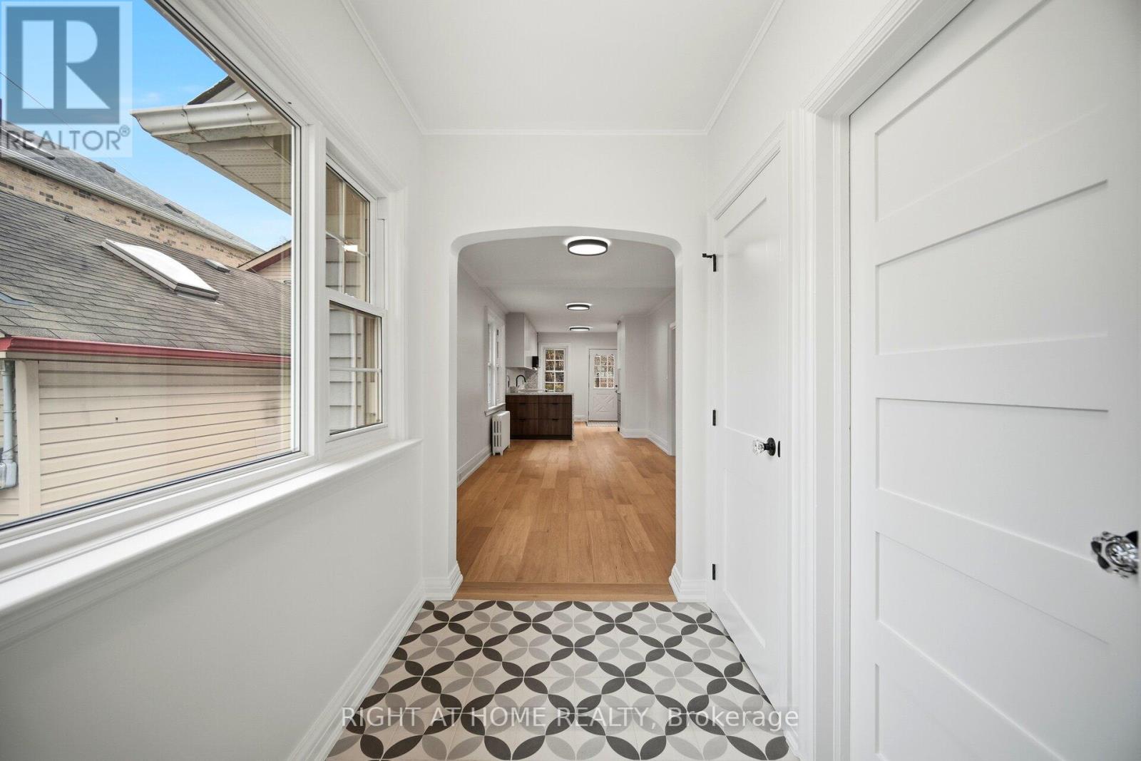 54 Thirty First Street, Toronto, Ontario  M8W 3E9 - Photo 8 - W12692786