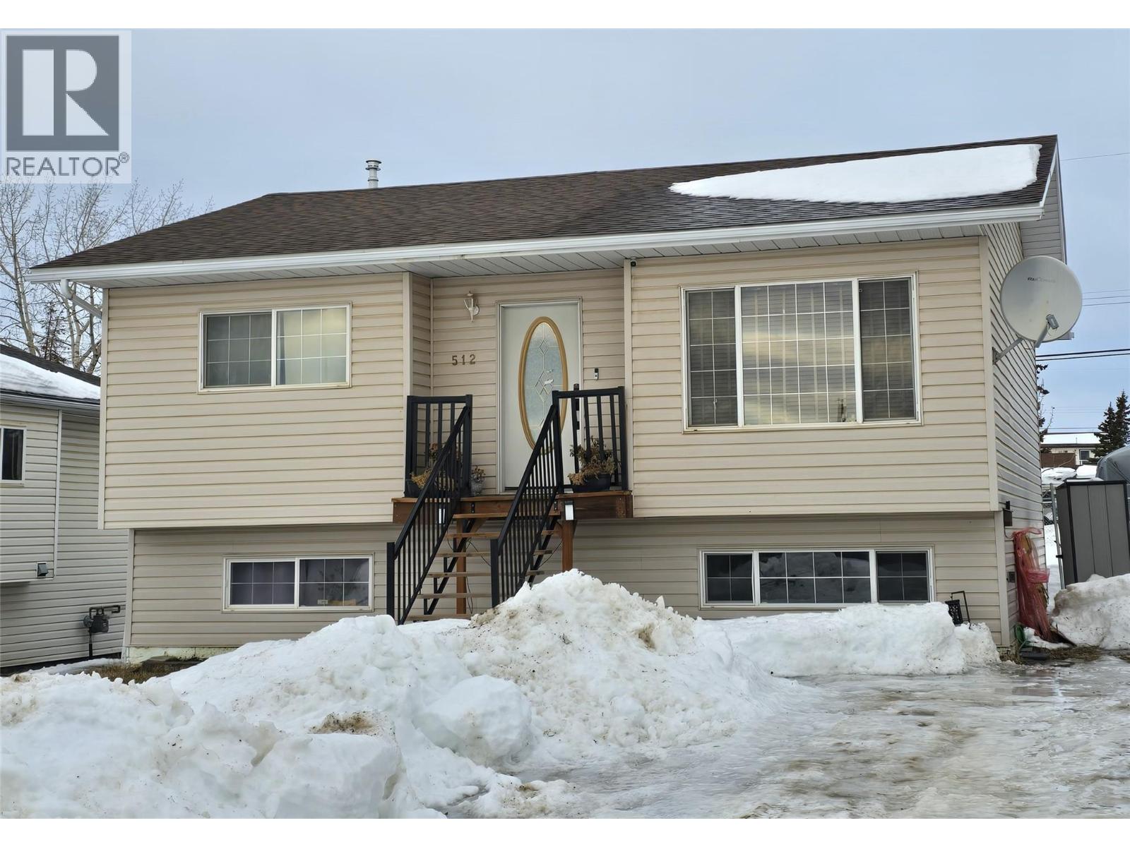 512 98 Avenue, dawson creek, British Columbia