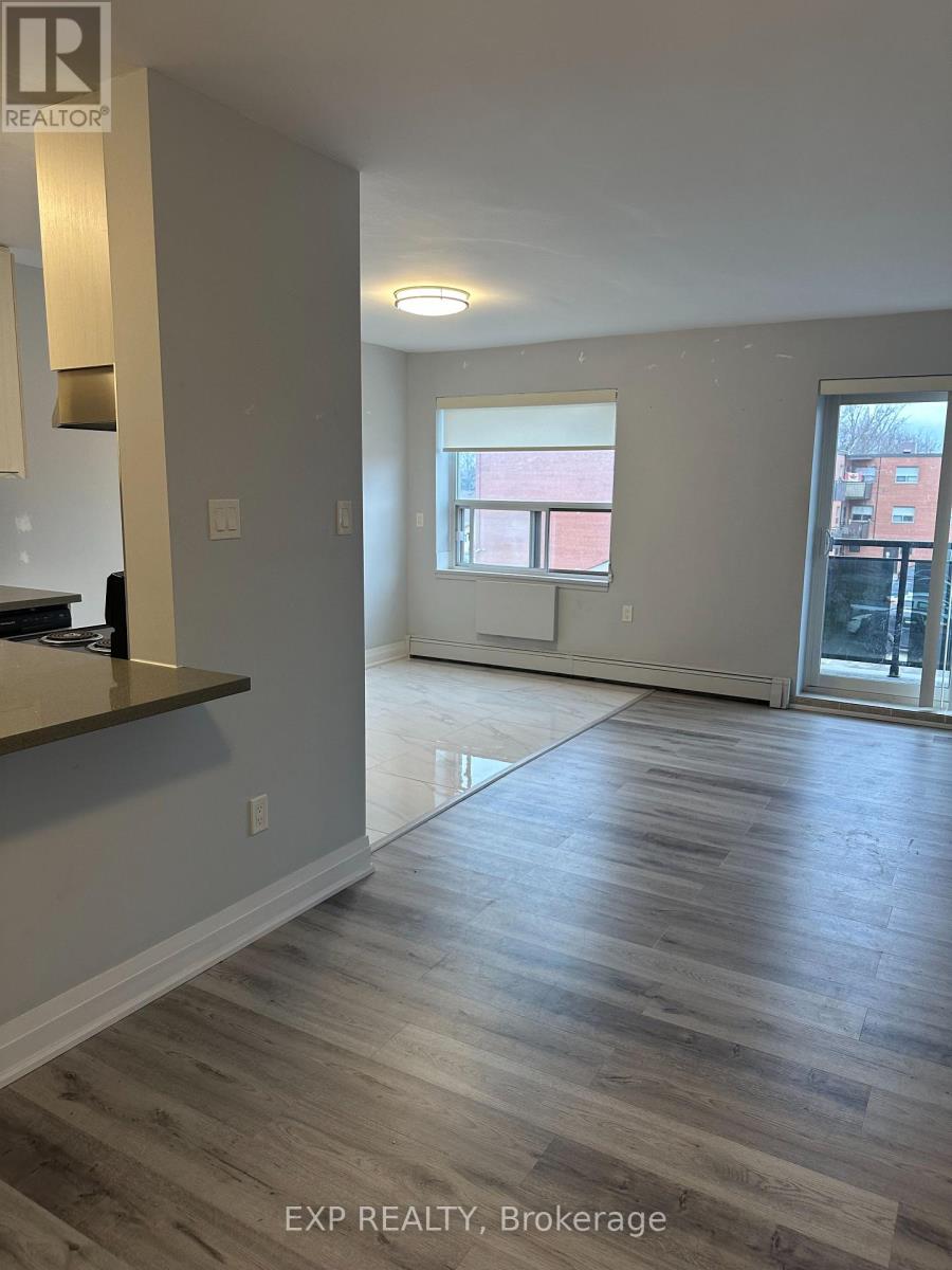 310 - 579 Clare Avenue, Welland, Ontario  L3C 3B7 - Photo 3 - X12692734