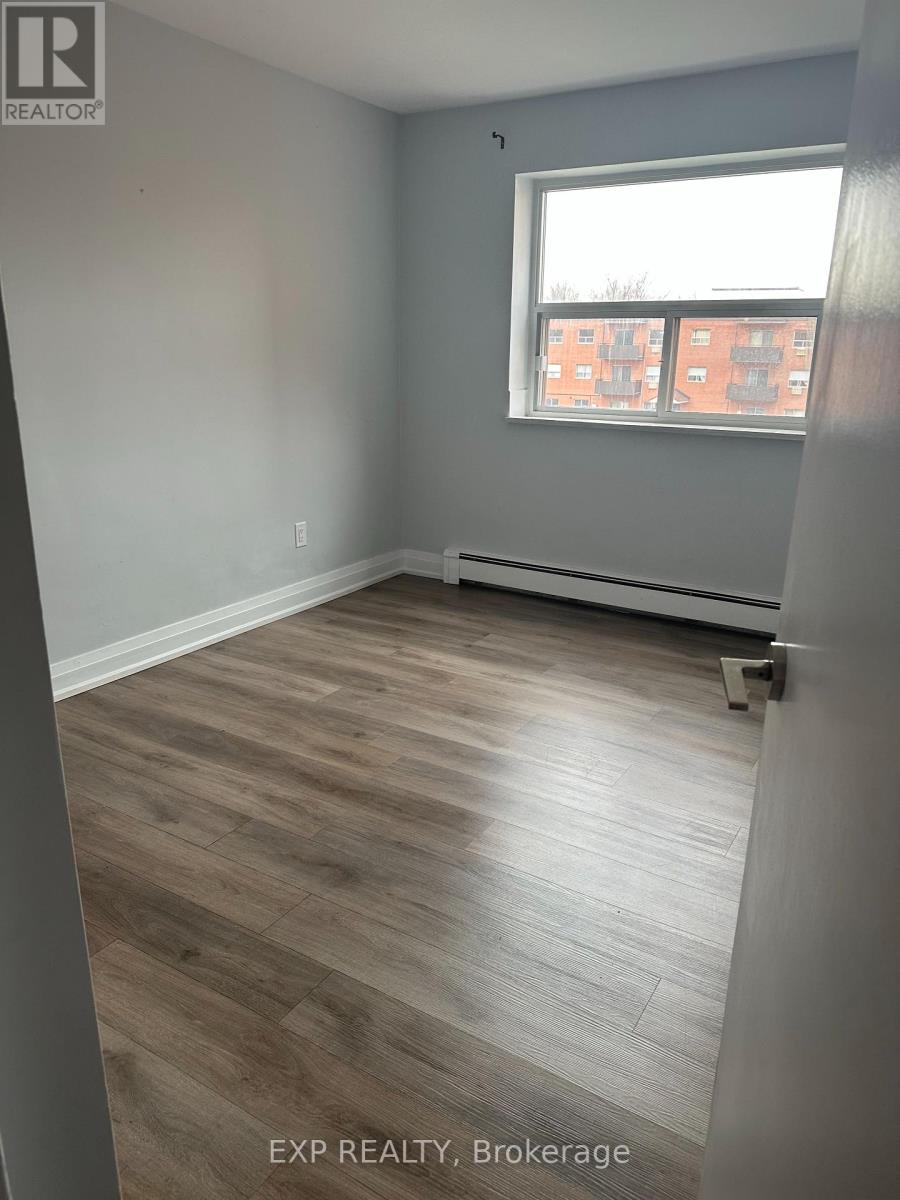 310 - 579 Clare Avenue, Welland, Ontario  L3C 3B7 - Photo 6 - X12692734