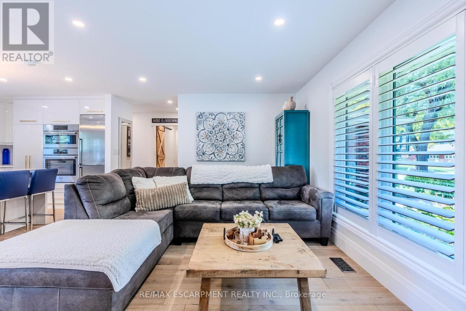 23 West Hampton Road, St. Catharines, Ontario  L2T 3E6 - Photo 15 - X12692764