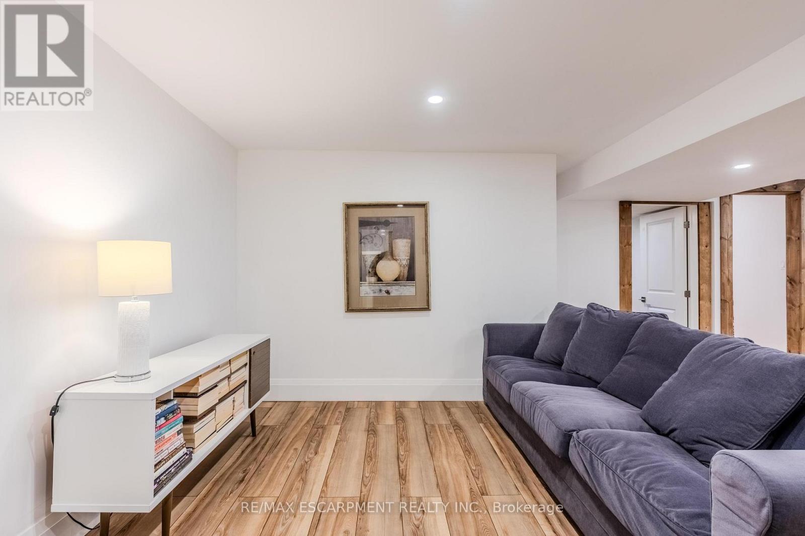 23 West Hampton Road, St. Catharines, Ontario  L2T 3E6 - Photo 31 - X12692764