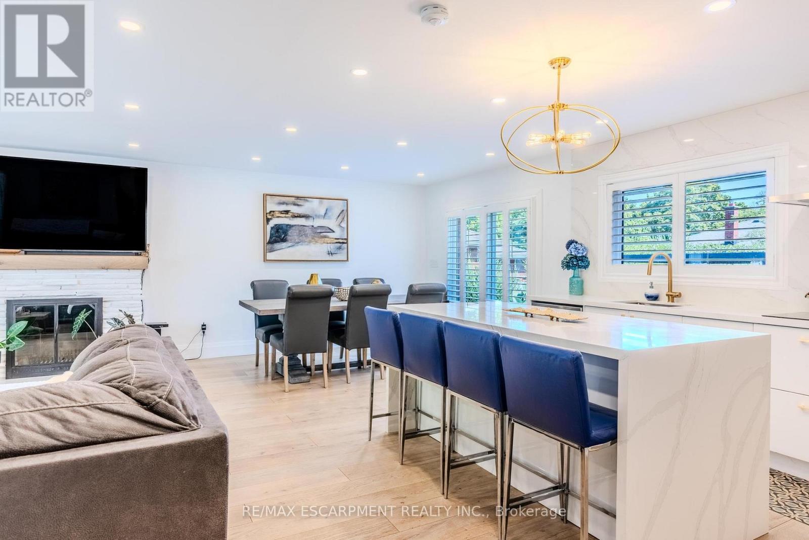 23 West Hampton Road, St. Catharines, Ontario  L2T 3E6 - Photo 5 - X12692764