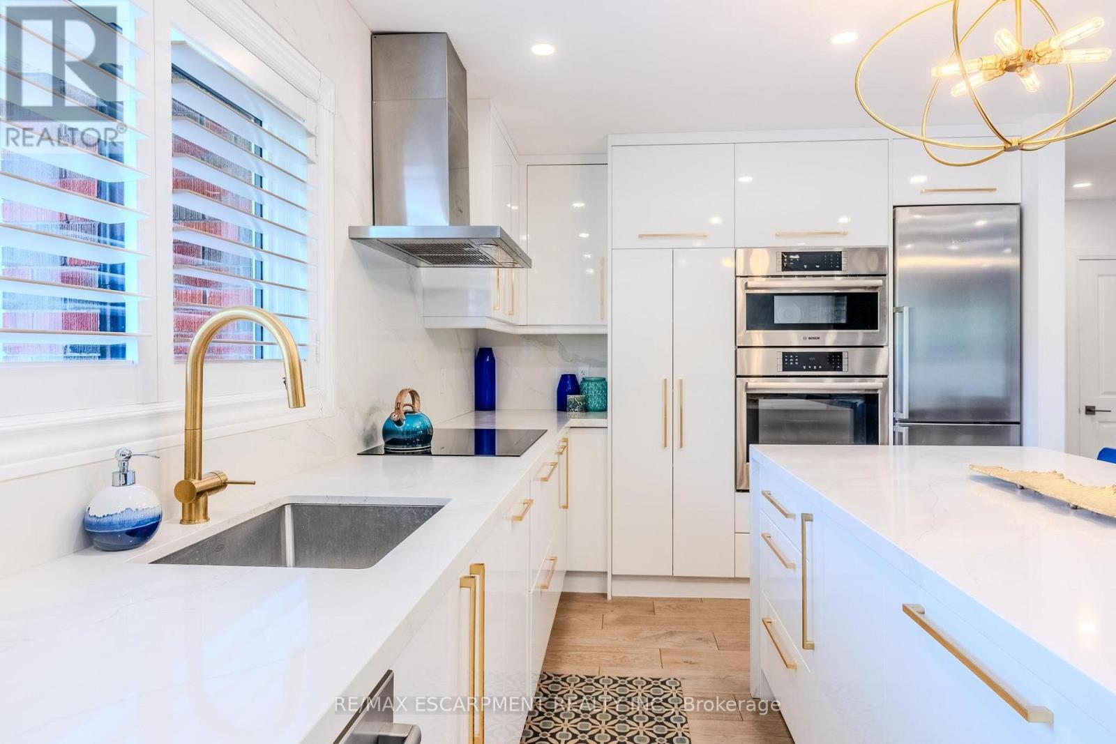 23 West Hampton Road, St. Catharines, Ontario  L2T 3E6 - Photo 7 - X12692764