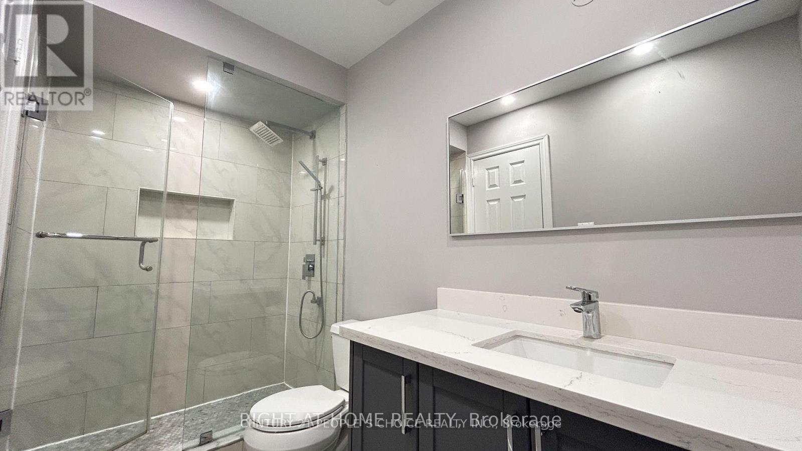 15 Krakow Street, Brampton, Ontario  L6Y 0K9 - Photo 8 - W12686860