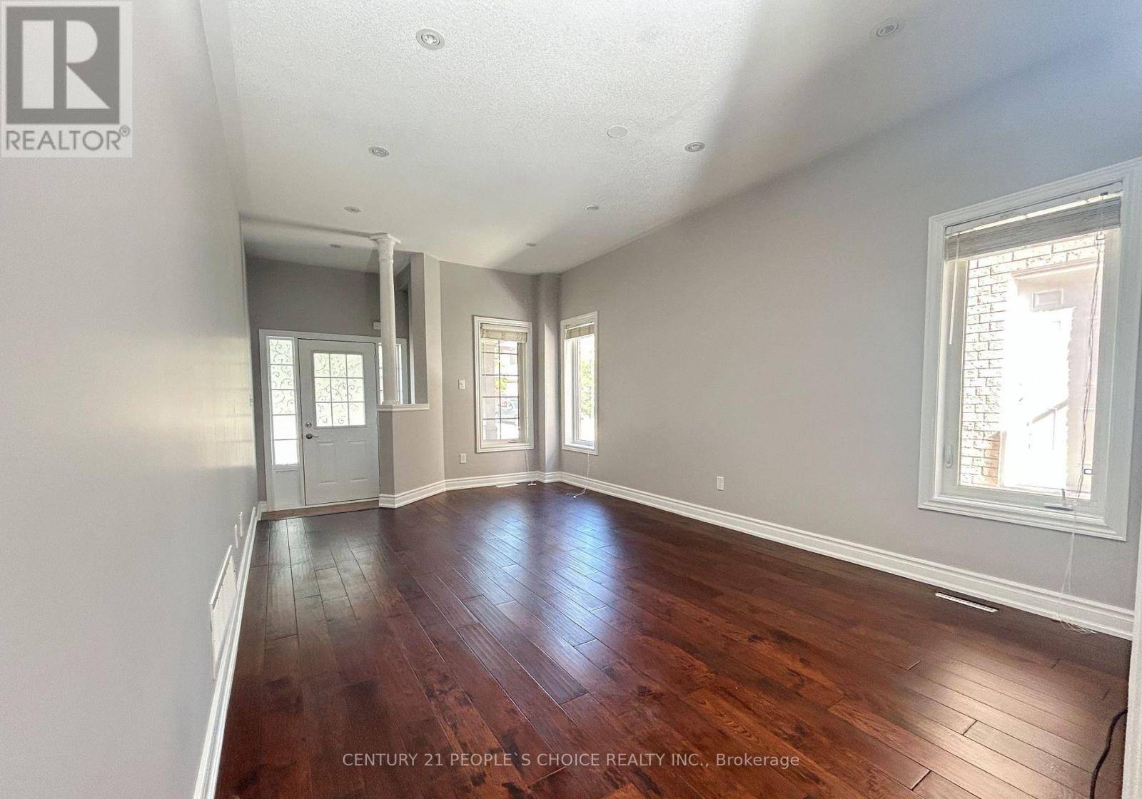 15 Krakow Street, Brampton, Ontario  L6Y 0K9 - Photo 4 - W12686860