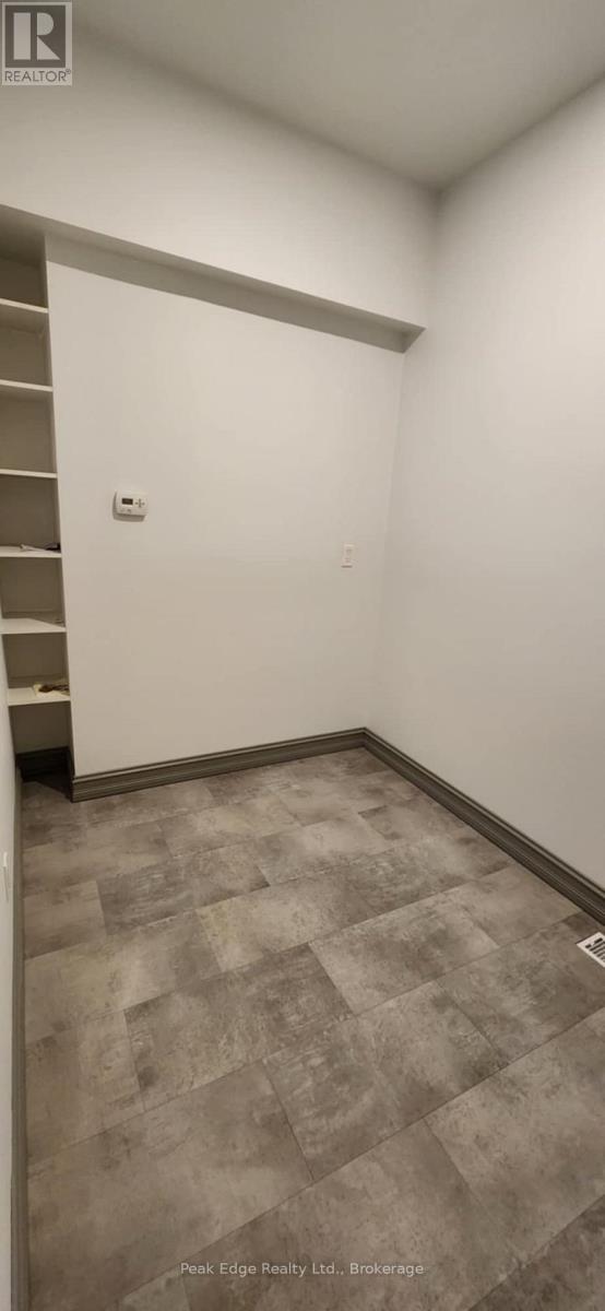 209 10th Street, Hanover, Ontario  N4N 1N8 - Photo 5 - X12692858