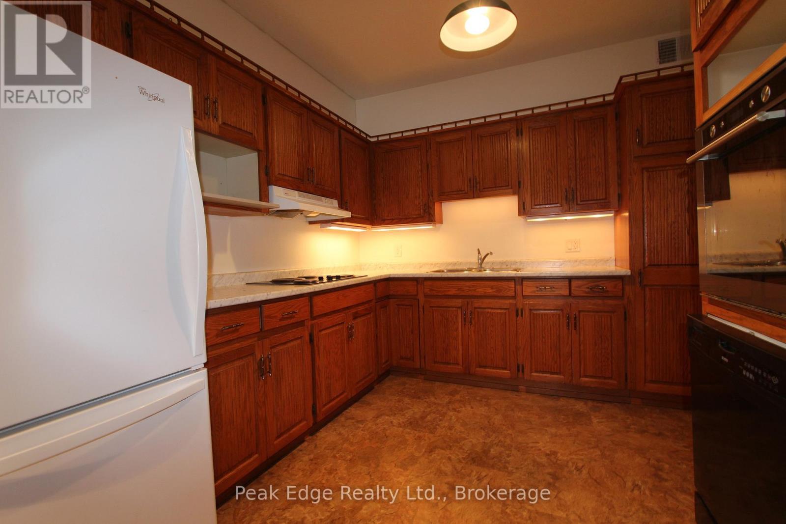 209 10th Street, Hanover, Ontario  N4N 1N8 - Photo 15 - X12692860