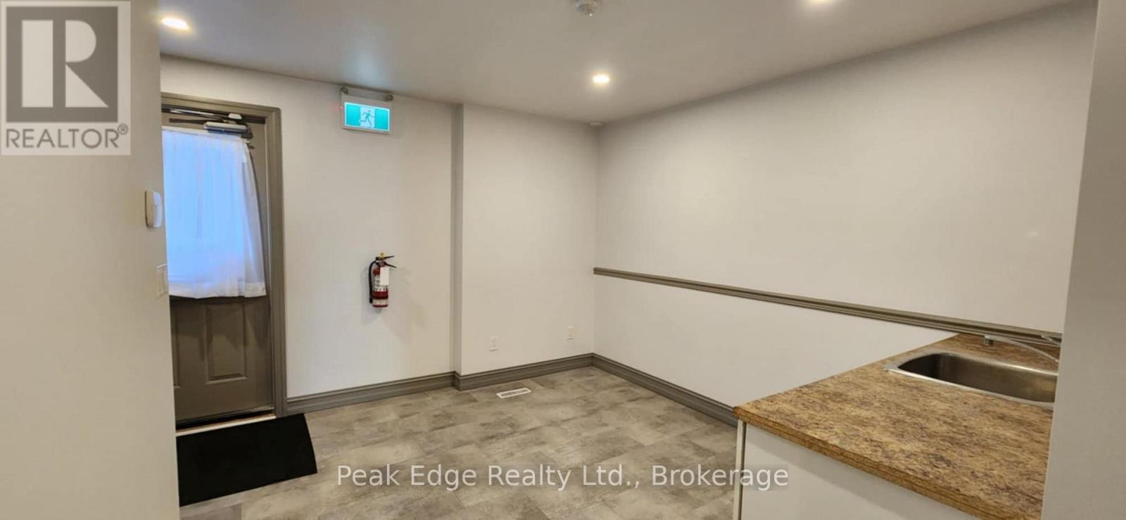 209 10th Street, Hanover, Ontario  N4N 1N8 - Photo 9 - X12692860