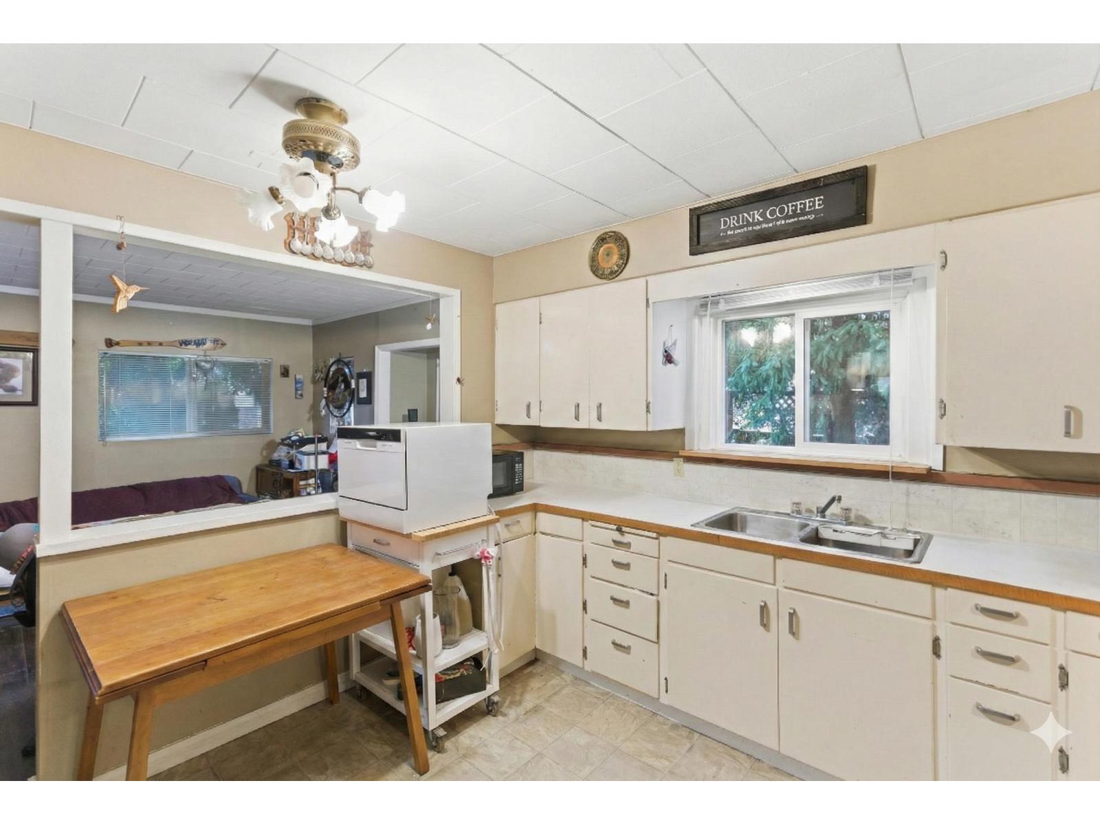 33219 7 Avenue, Mission, British Columbia  V2V 2E2 - Photo 6 - R3077754