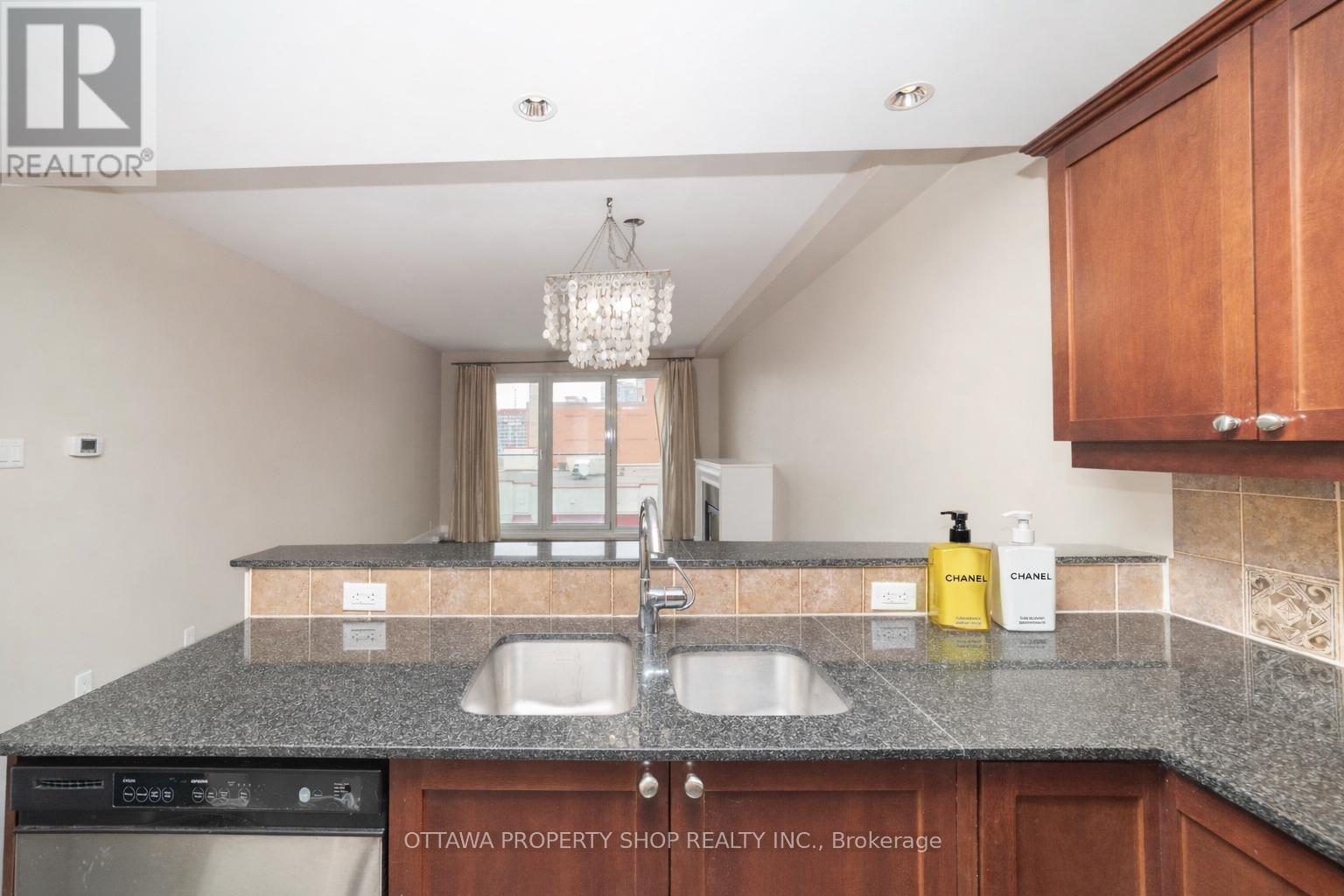 403 - 700 Sussex Drive, Ottawa, Ontario  K1N 1K4 - Photo 10 - X12692868