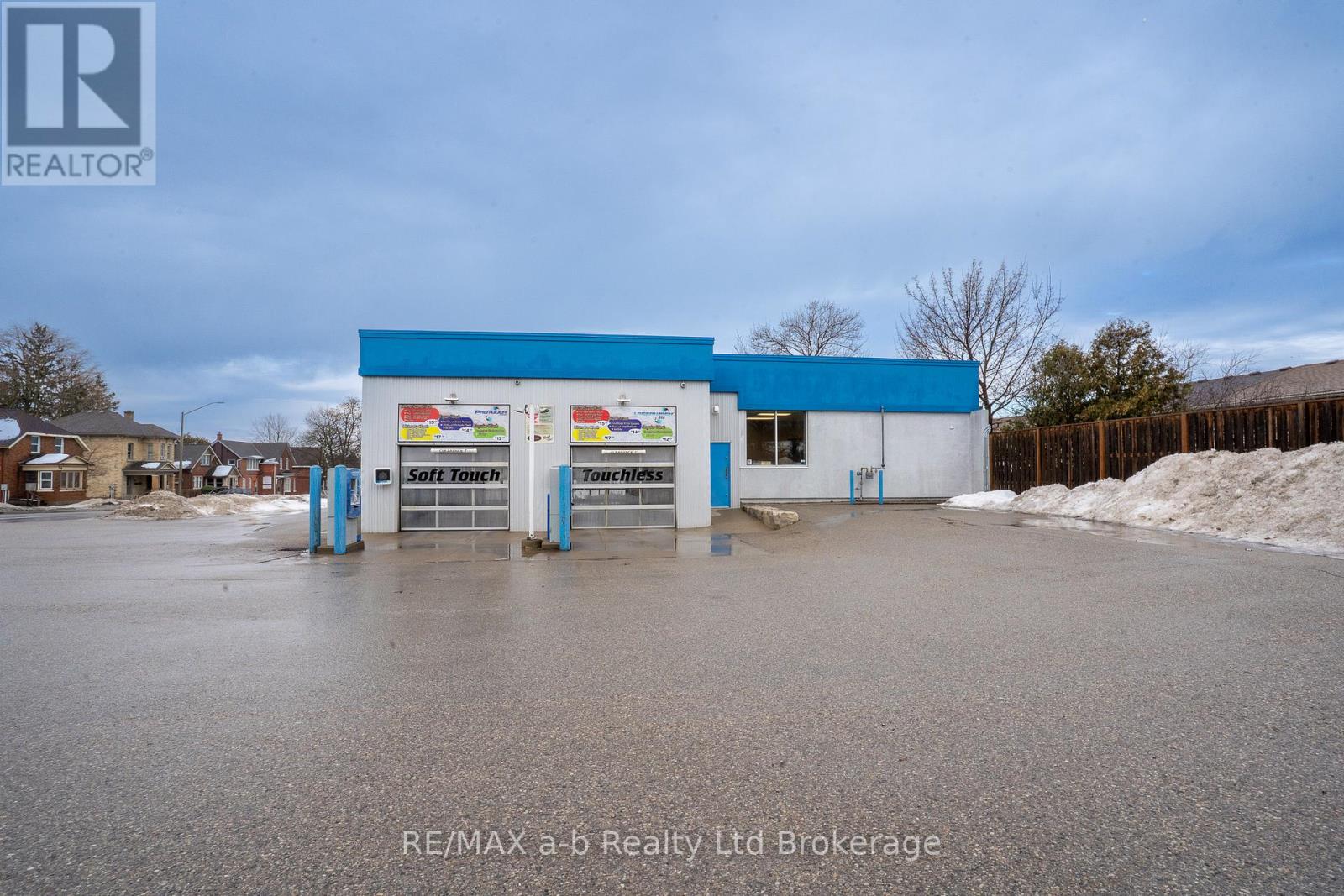 771 Dundas Street, Woodstock, Ontario  N4S 1G1 - Photo 4 - X12692822