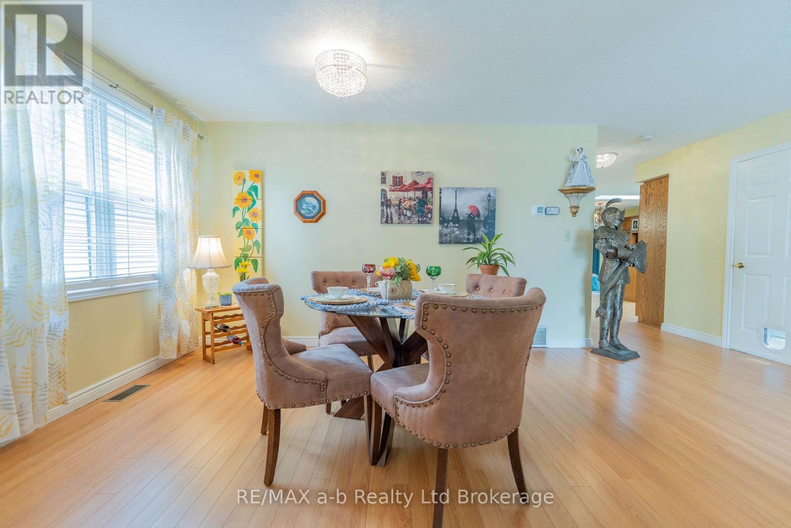 53 Hawkins Crescent, Tillsonburg, Ontario  N4G 5K6 - Photo 9 - X12692898