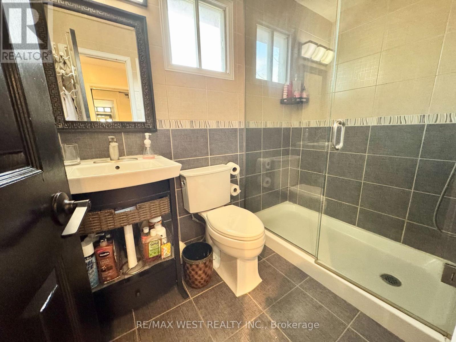 482 Laurentian Avenue, Mississauga, Ontario  L4Z 2K4 - Photo 28 - W12692464