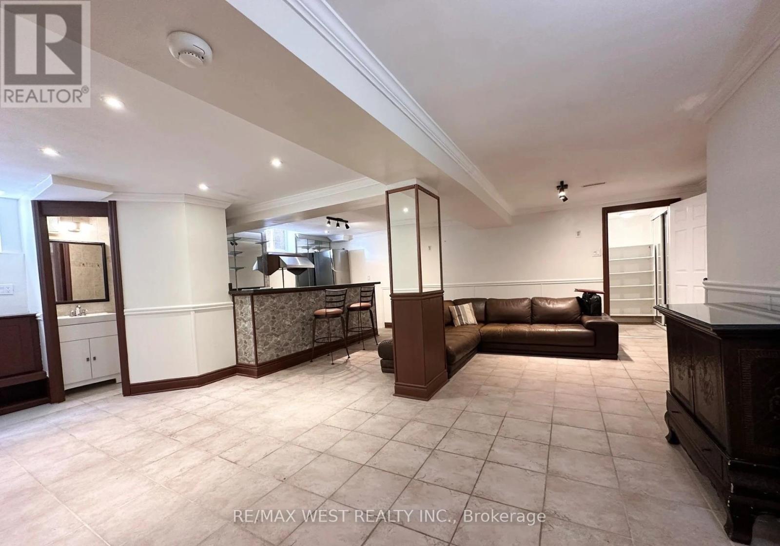 482 Laurentian Avenue, Mississauga, Ontario  L4Z 2K4 - Photo 30 - W12692464