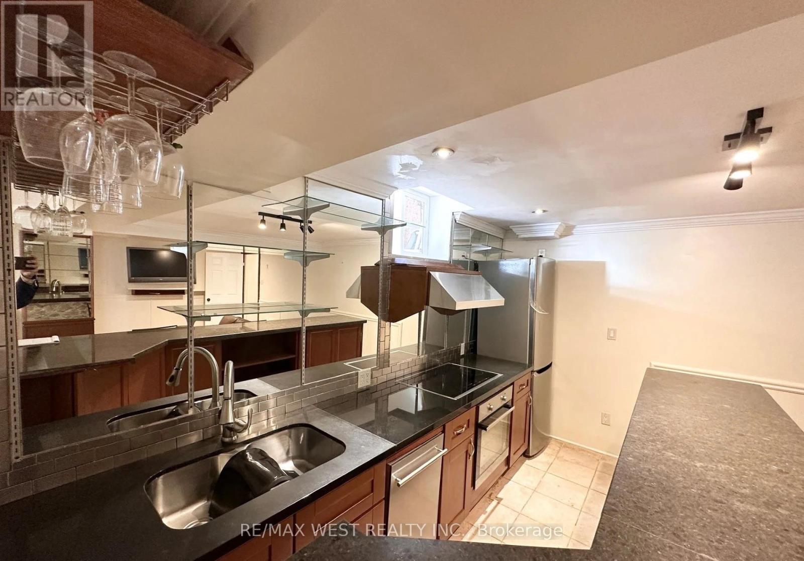 482 Laurentian Avenue, Mississauga, Ontario  L4Z 2K4 - Photo 33 - W12692464