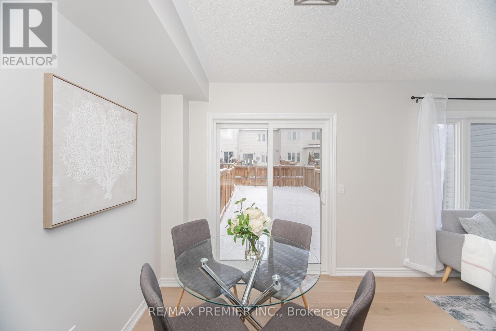 804 Cook Crescent, Shelburne, Ontario  L9V 3V3 - Photo 6 - X12523432