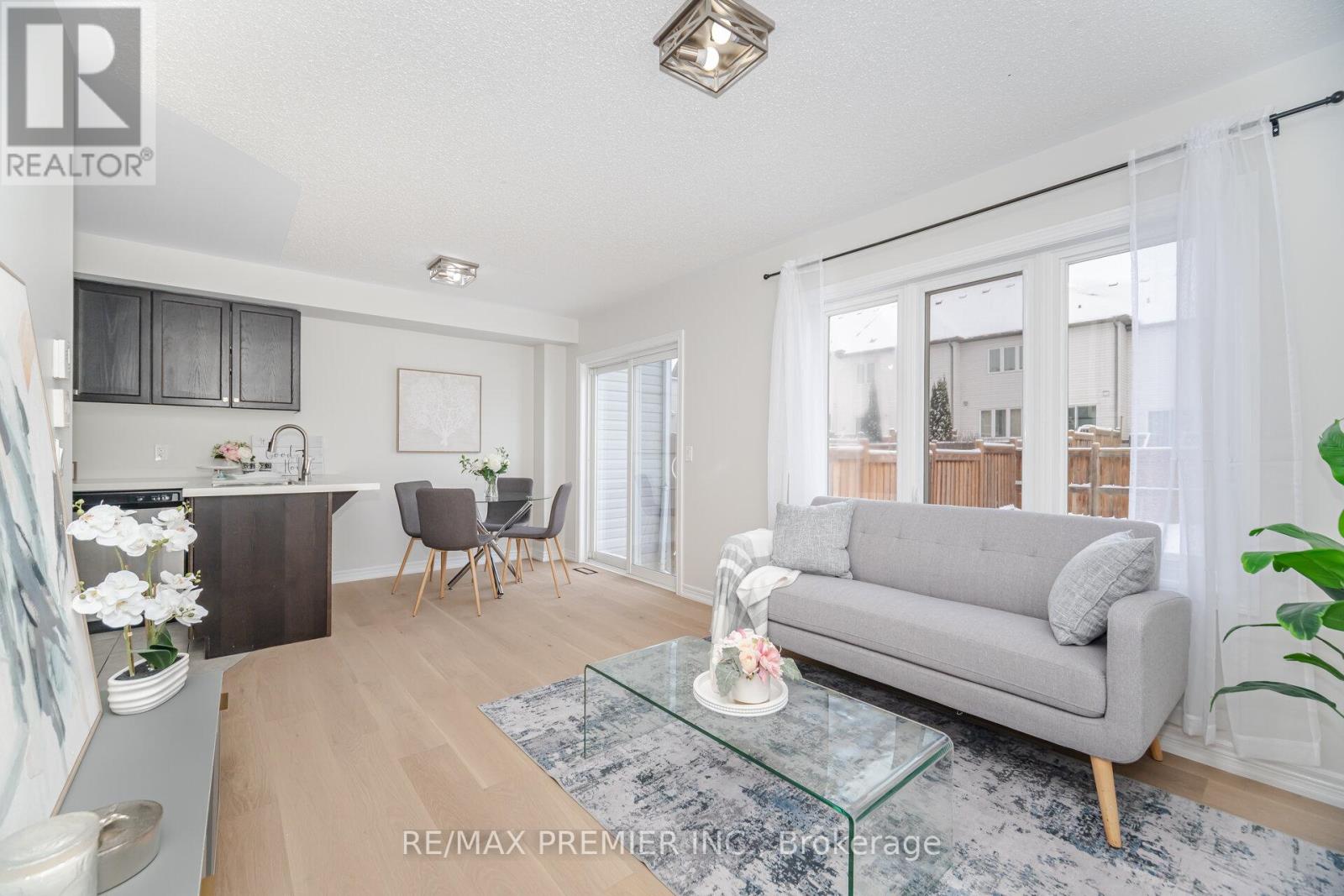 804 Cook Crescent, Shelburne, Ontario  L9V 3V3 - Photo 7 - X12523432