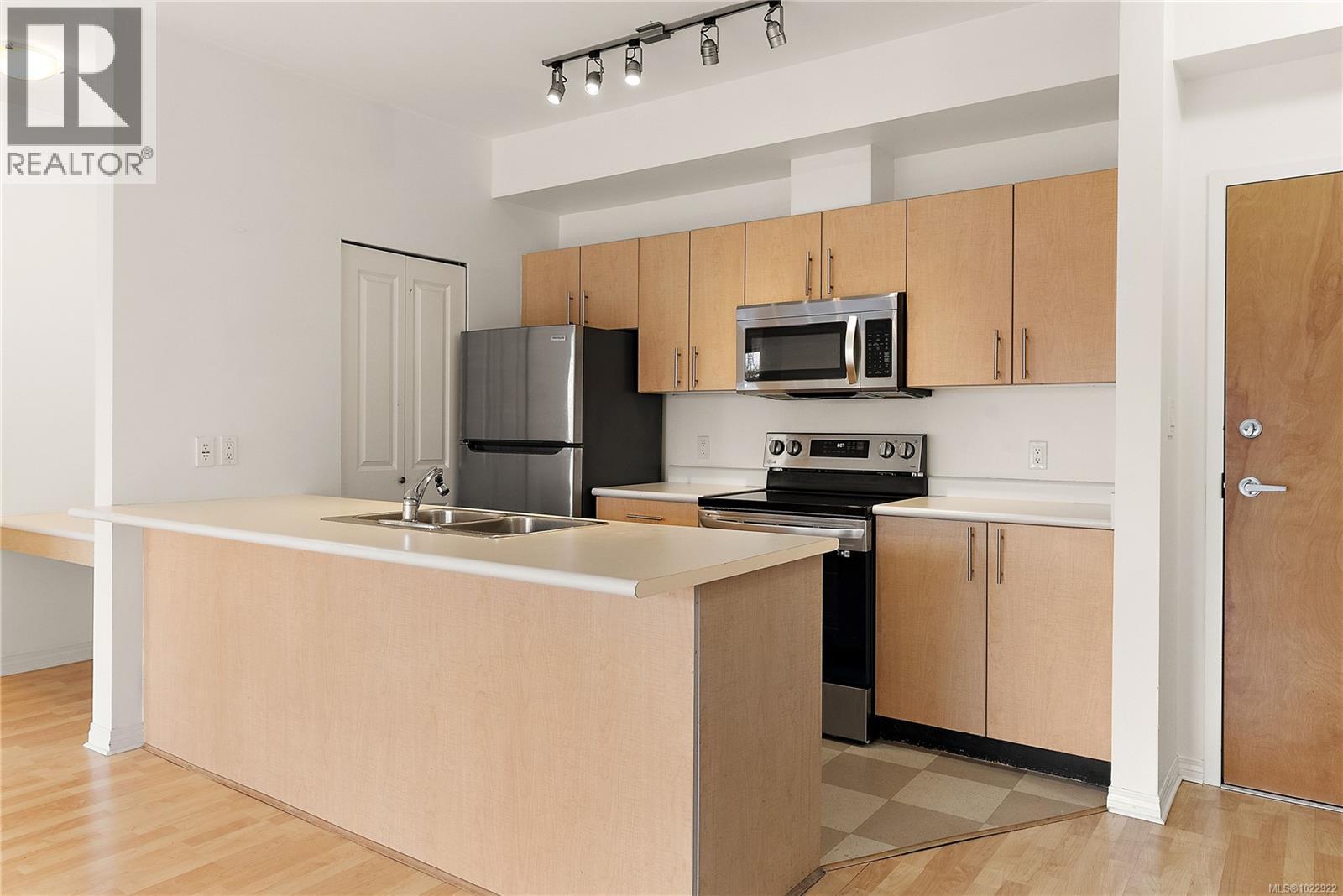 308 1550 Church Ave, Saanich, British Columbia  V8P 2H1 - Photo 13 - 1022922