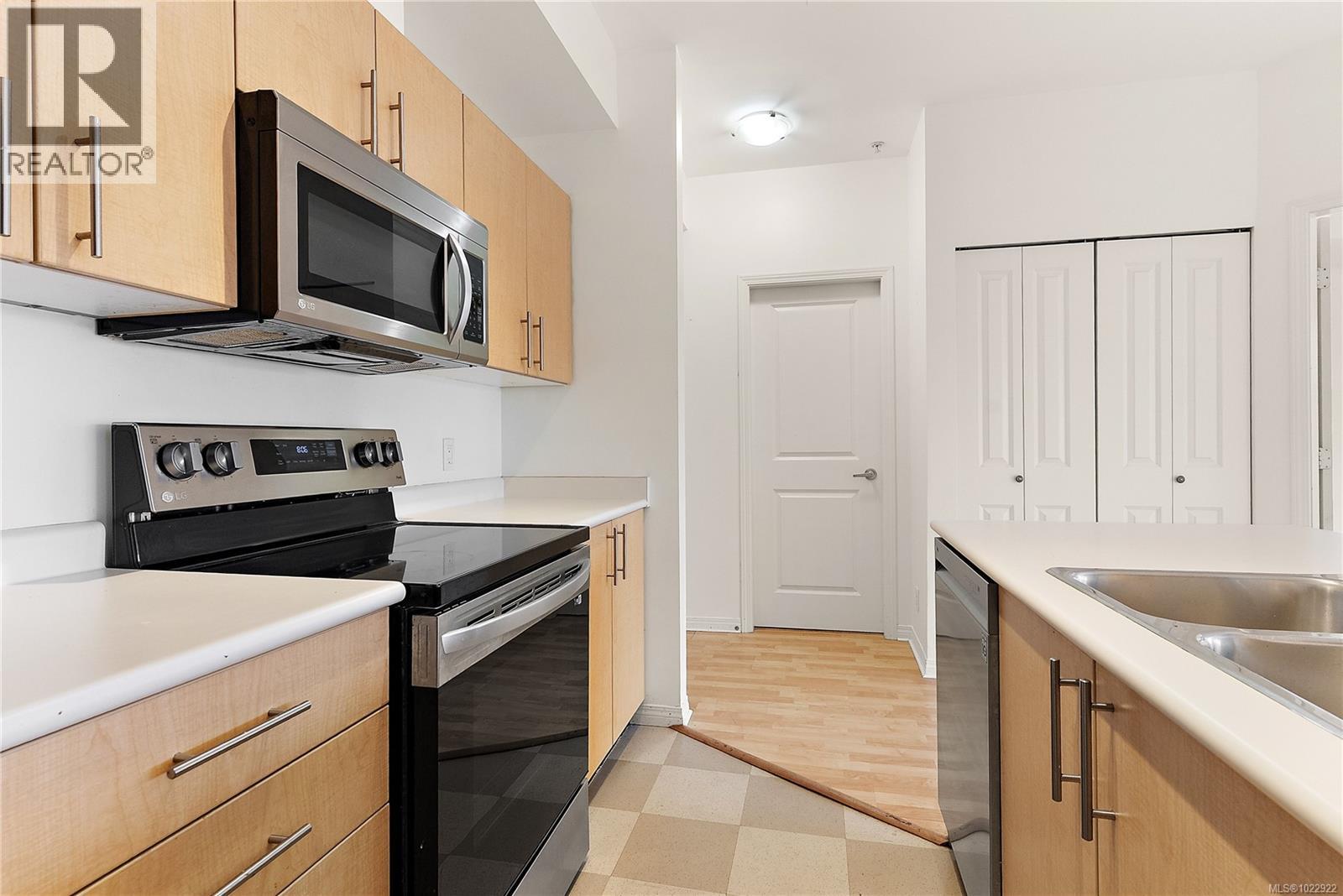 308 1550 Church Ave, Saanich, British Columbia  V8P 2H1 - Photo 17 - 1022922