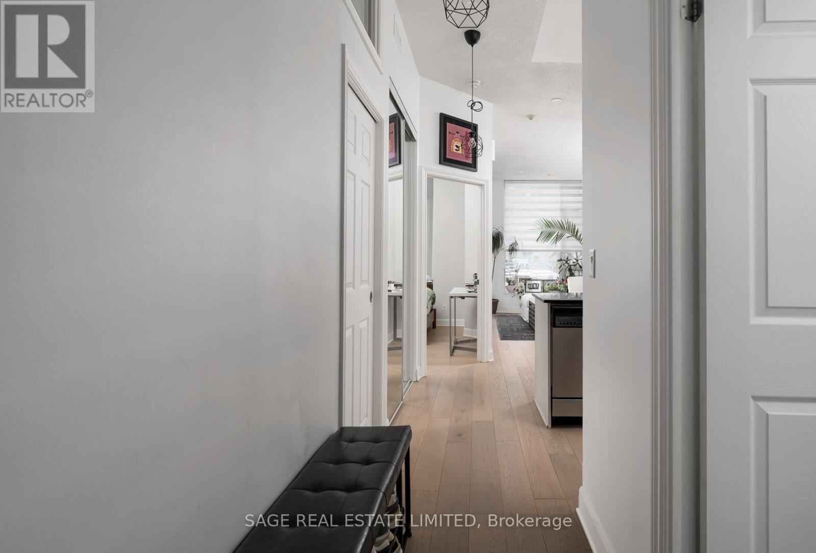 108 - 231 Fort York Boulevard, Toronto, Ontario  M5V 1B2 - Photo 4 - C12692876