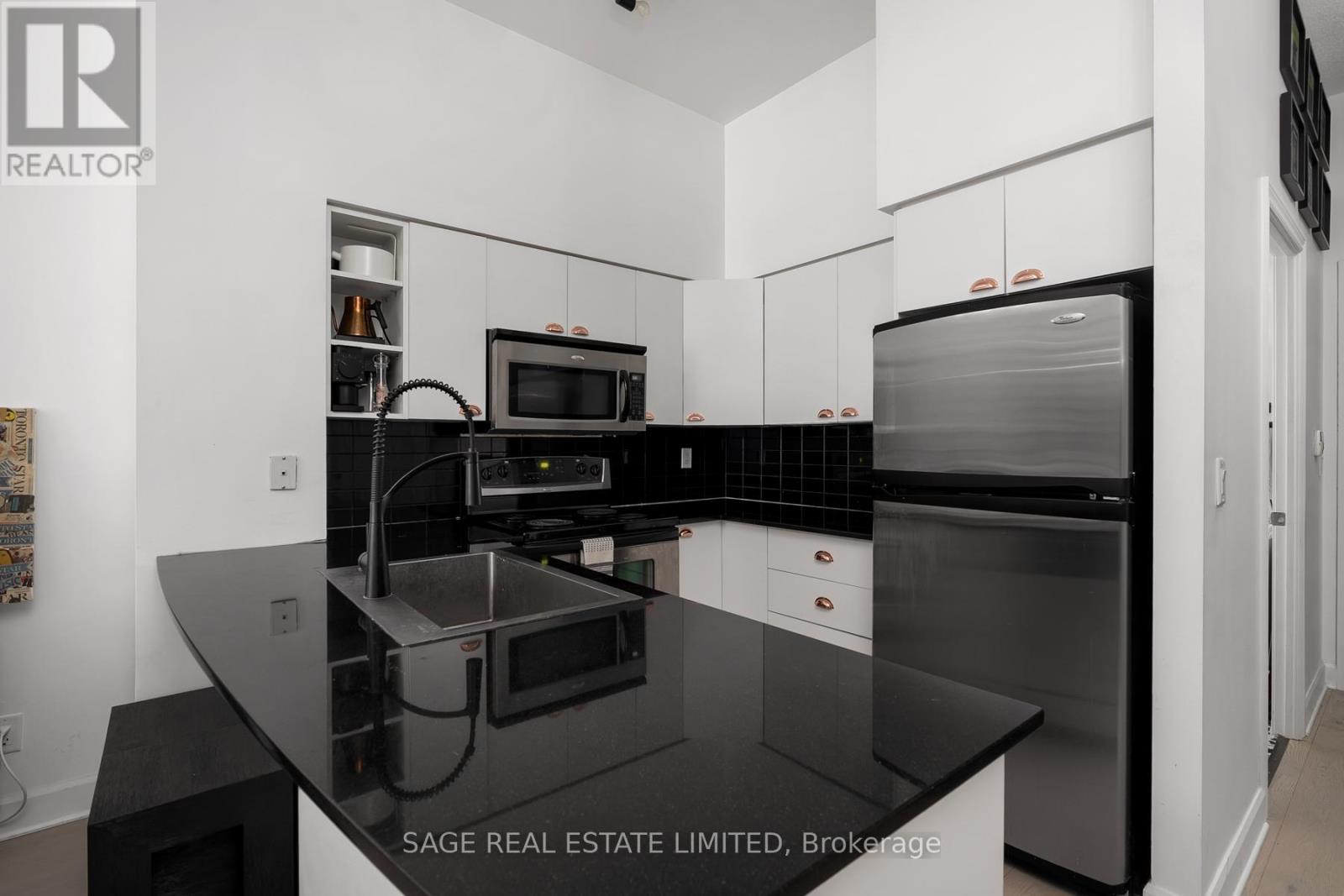 108 - 231 Fort York Boulevard, Toronto, Ontario  M5V 1B2 - Photo 6 - C12692876