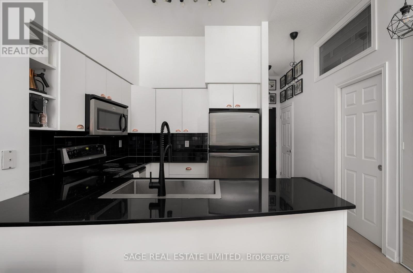 108 - 231 Fort York Boulevard, Toronto, Ontario  M5V 1B2 - Photo 7 - C12692876