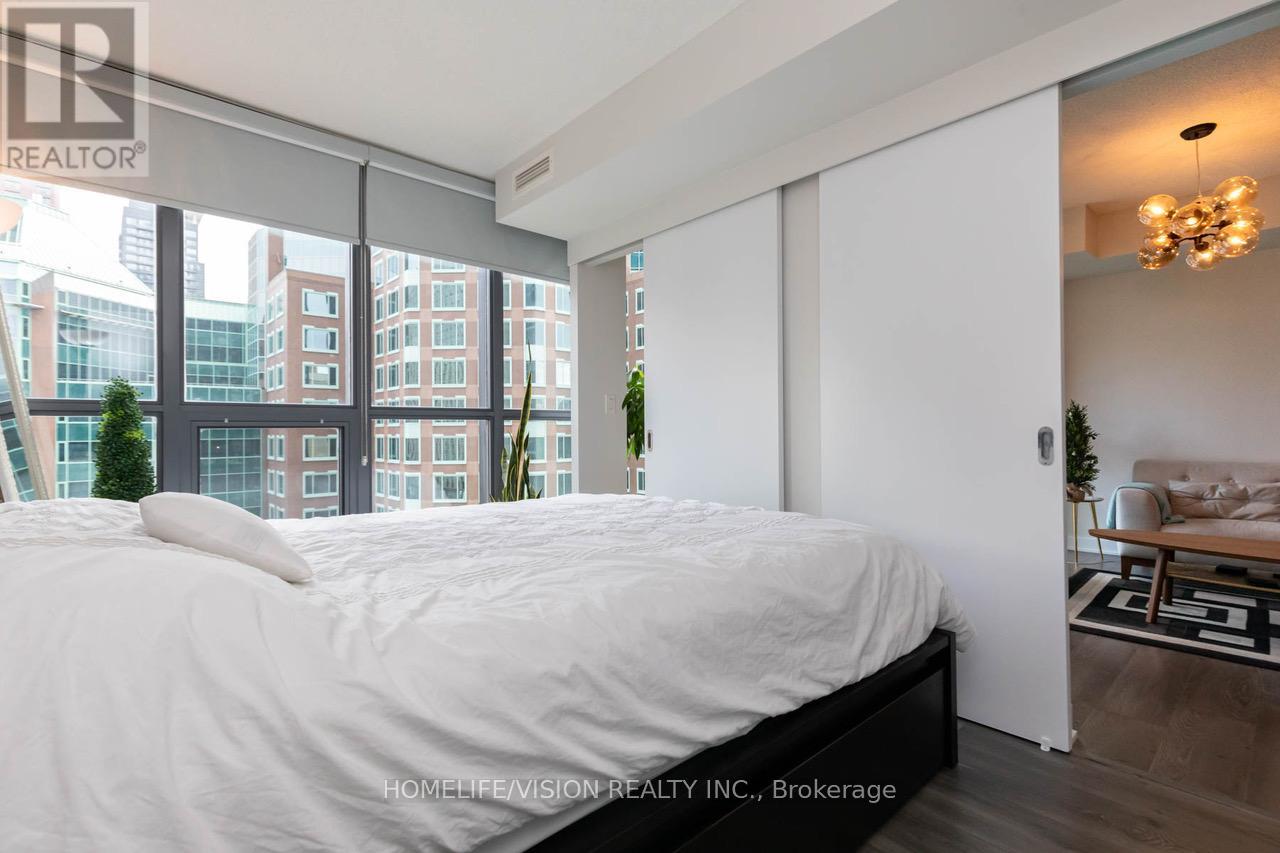 1009 - 110 Charles Street E, Toronto, Ontario  M4Y 1T5 - Photo 13 - C12692896