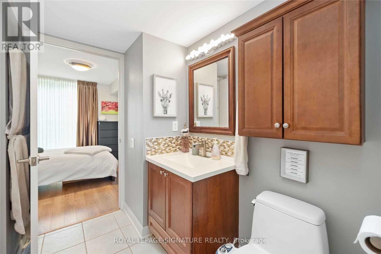 252 - 525 Wilson Avenue, Toronto, Ontario  M3H 1V1 - Photo 11 - C12692940