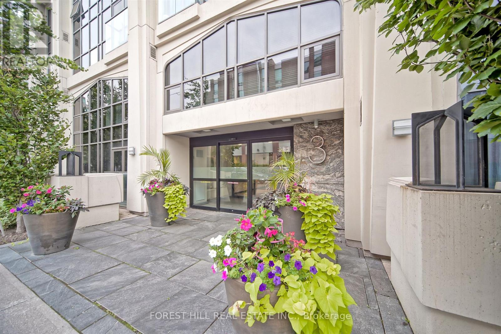 501 - 3 Mcalpine Street, Toronto, Ontario  M5R 3T5 - Photo 3 - C12692960