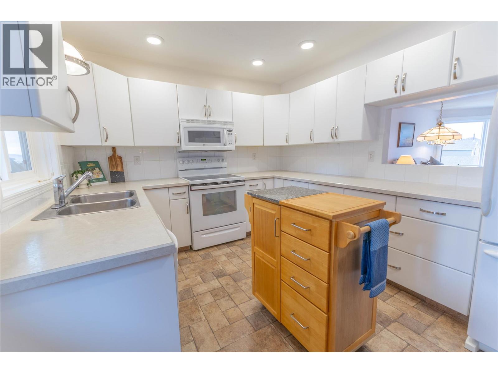 2158 Garymede Drive, Kamloops, British Columbia  V1S 1N9 - Photo 10 - 10372684