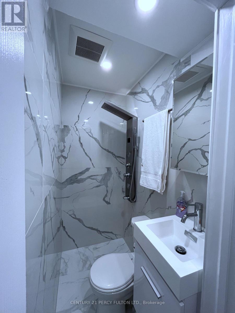 272 Conestoga Avenue, Richmond Hill (Harding), Ontario  L4C 2H2 - Photo 10 - N12692826