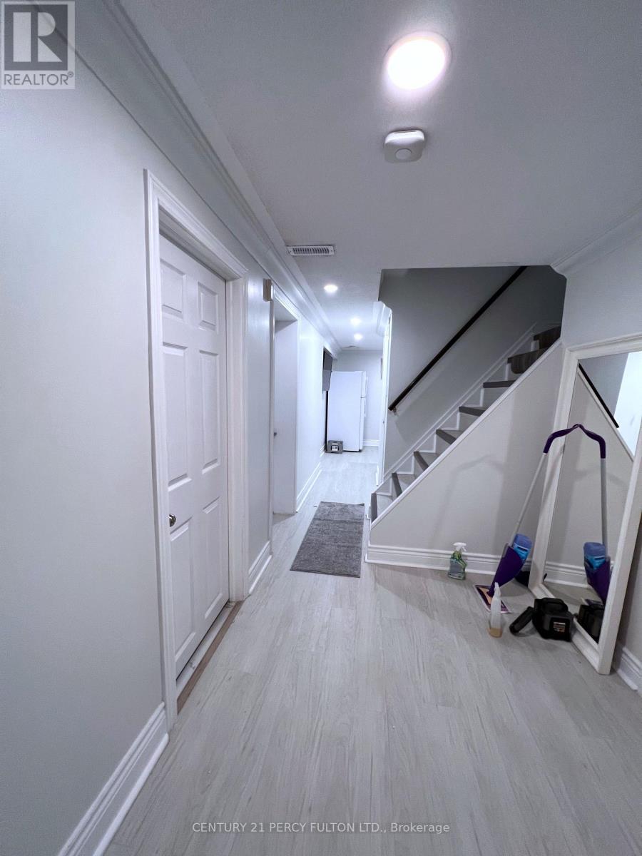 272 Conestoga Avenue, Richmond Hill (Harding), Ontario  L4C 2H2 - Photo 27 - N12692826