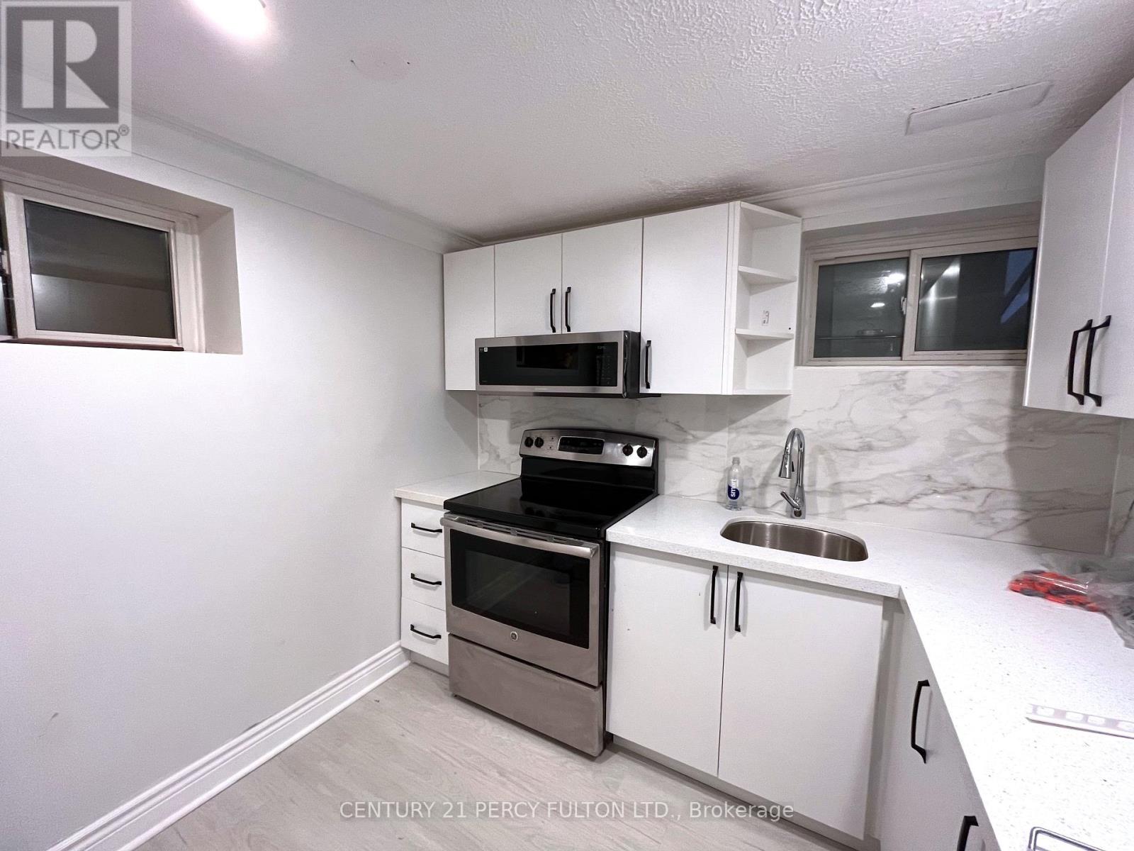 272 Conestoga Avenue, Richmond Hill (Harding), Ontario  L4C 2H2 - Photo 28 - N12692826