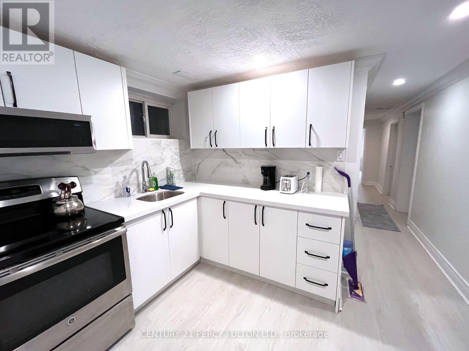 272 Conestoga Avenue, Richmond Hill (Harding), Ontario  L4C 2H2 - Photo 29 - N12692826