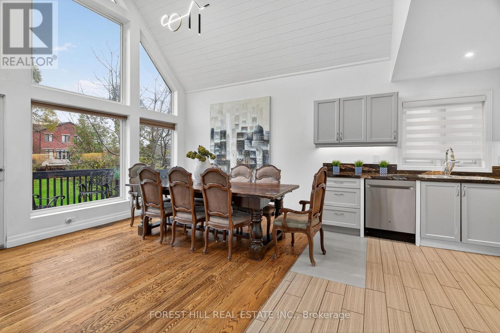 26 Elm Grove Avenue, Richmond Hill (Oak Ridges), Ontario  L4E 2T1 - Photo 11 - N12692854