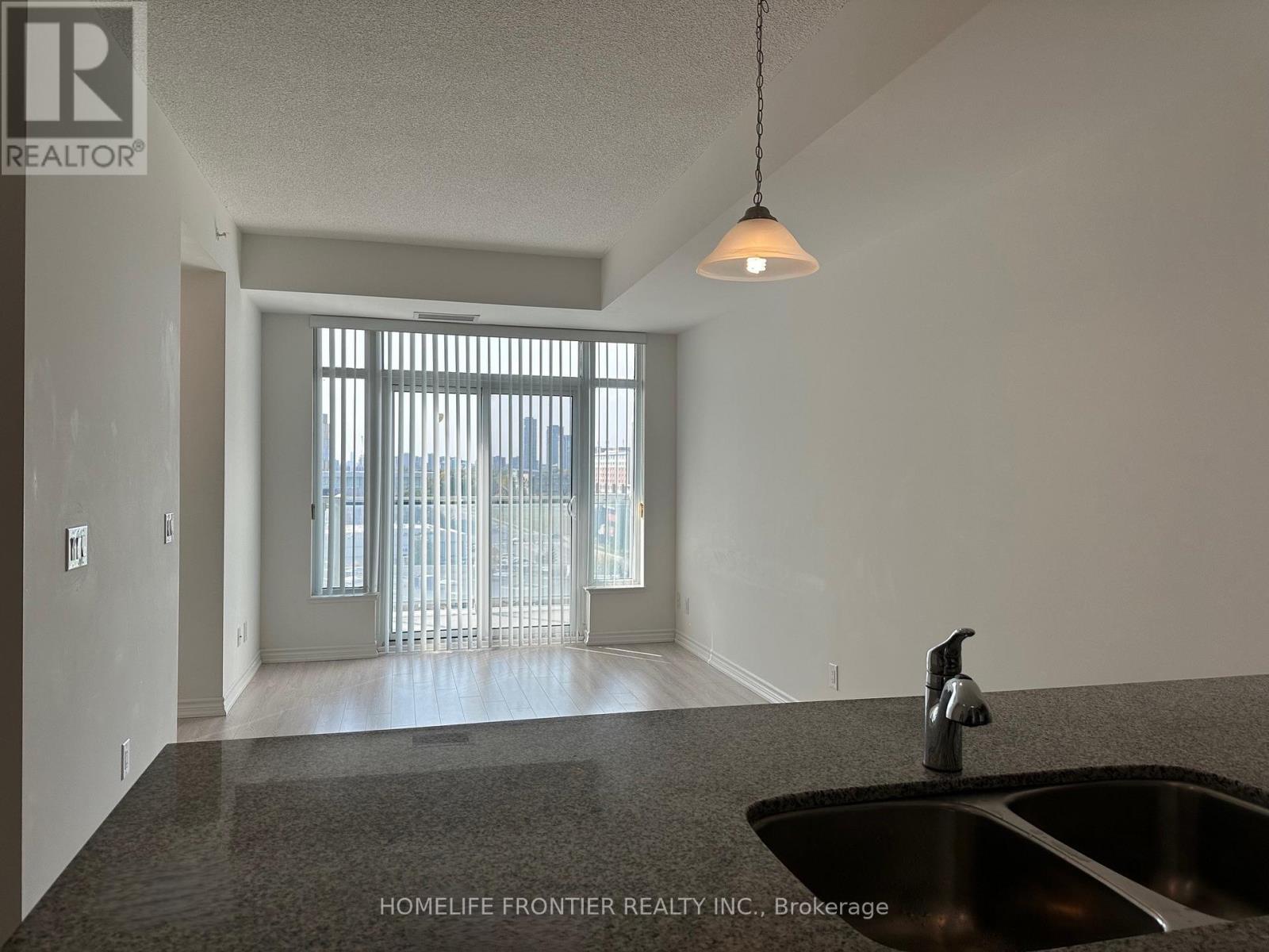 717 - 8323 Kennedy Road, Markham (Village Green-South Unionville), Ontario  L3R 5W7 - Photo 5 - N12692938