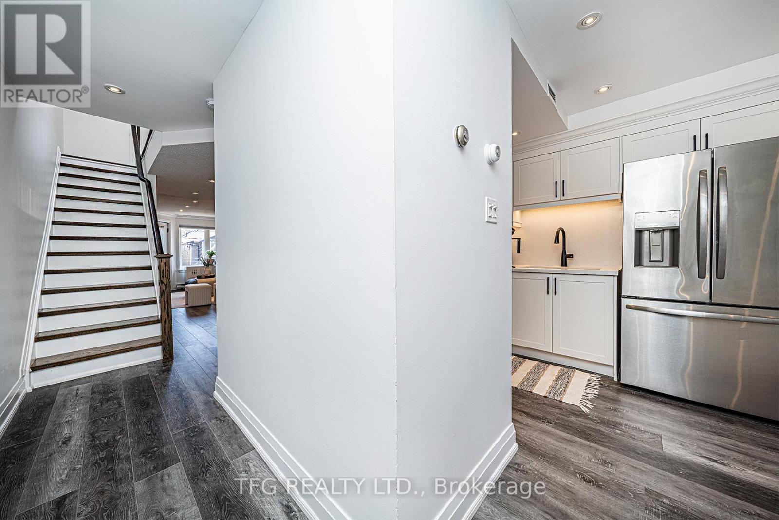 7 - 120 Glen Manor Drive, Toronto, Ontario  M4E 2X6 - Photo 11 - E12590068