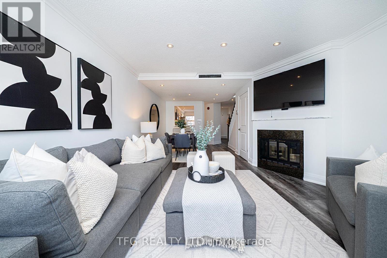 7 - 120 Glen Manor Drive, Toronto, Ontario  M4E 2X6 - Photo 17 - E12590068