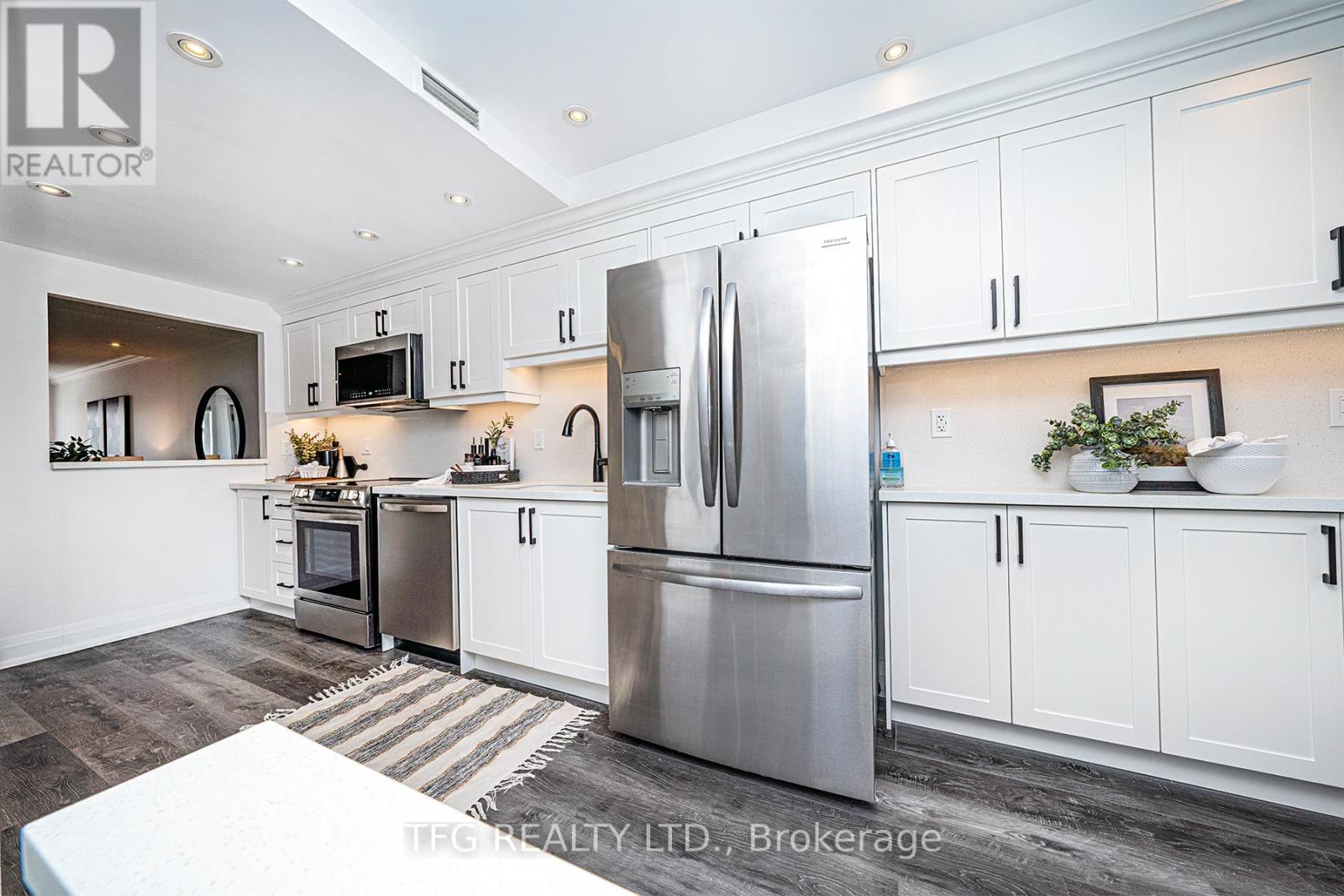 7 - 120 Glen Manor Drive, Toronto, Ontario  M4E 2X6 - Photo 7 - E12590068