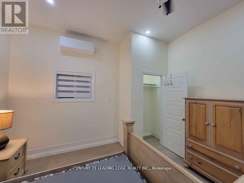 A - 352 Sunnyridge Road W, Hamilton, Ontario  L0R 1R0 - Photo 12 - X12569238