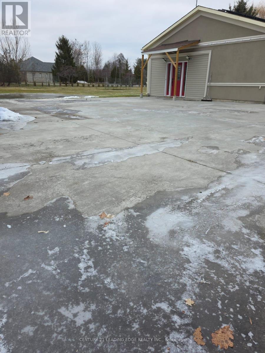 A - 352 Sunnyridge Road W, Hamilton, Ontario  L0R 1R0 - Photo 18 - X12569238