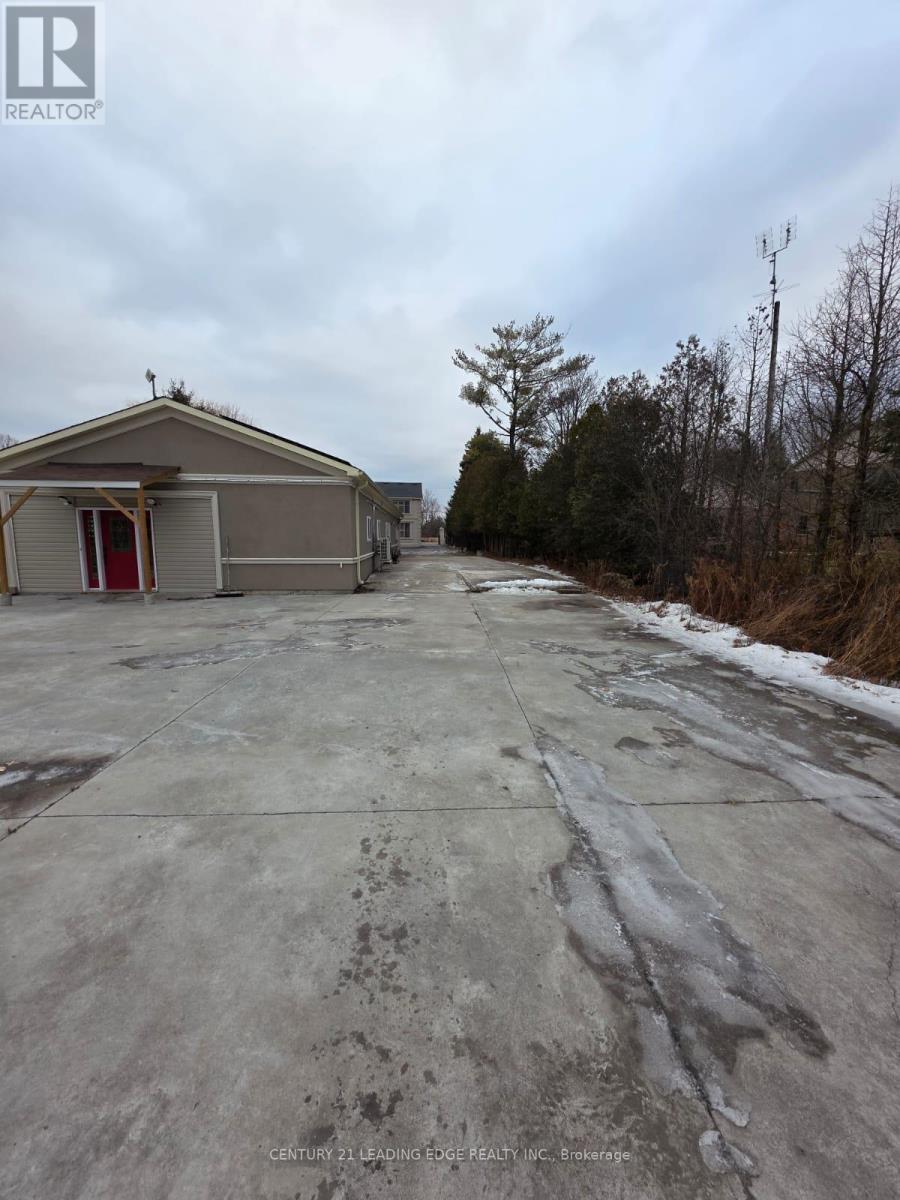 A - 352 Sunnyridge Road W, Hamilton, Ontario  L0R 1R0 - Photo 3 - X12569238