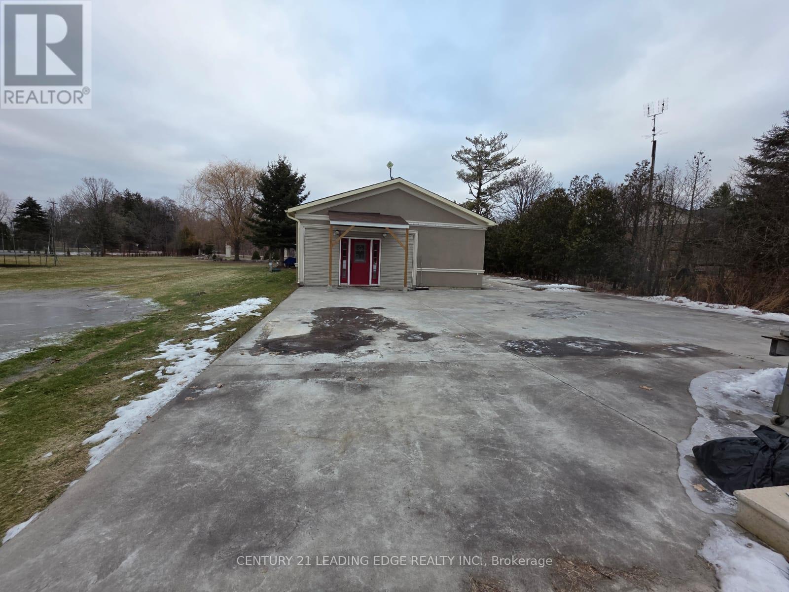 A - 352 Sunnyridge Road W, Hamilton, Ontario  L0R 1R0 - Photo 4 - X12569238