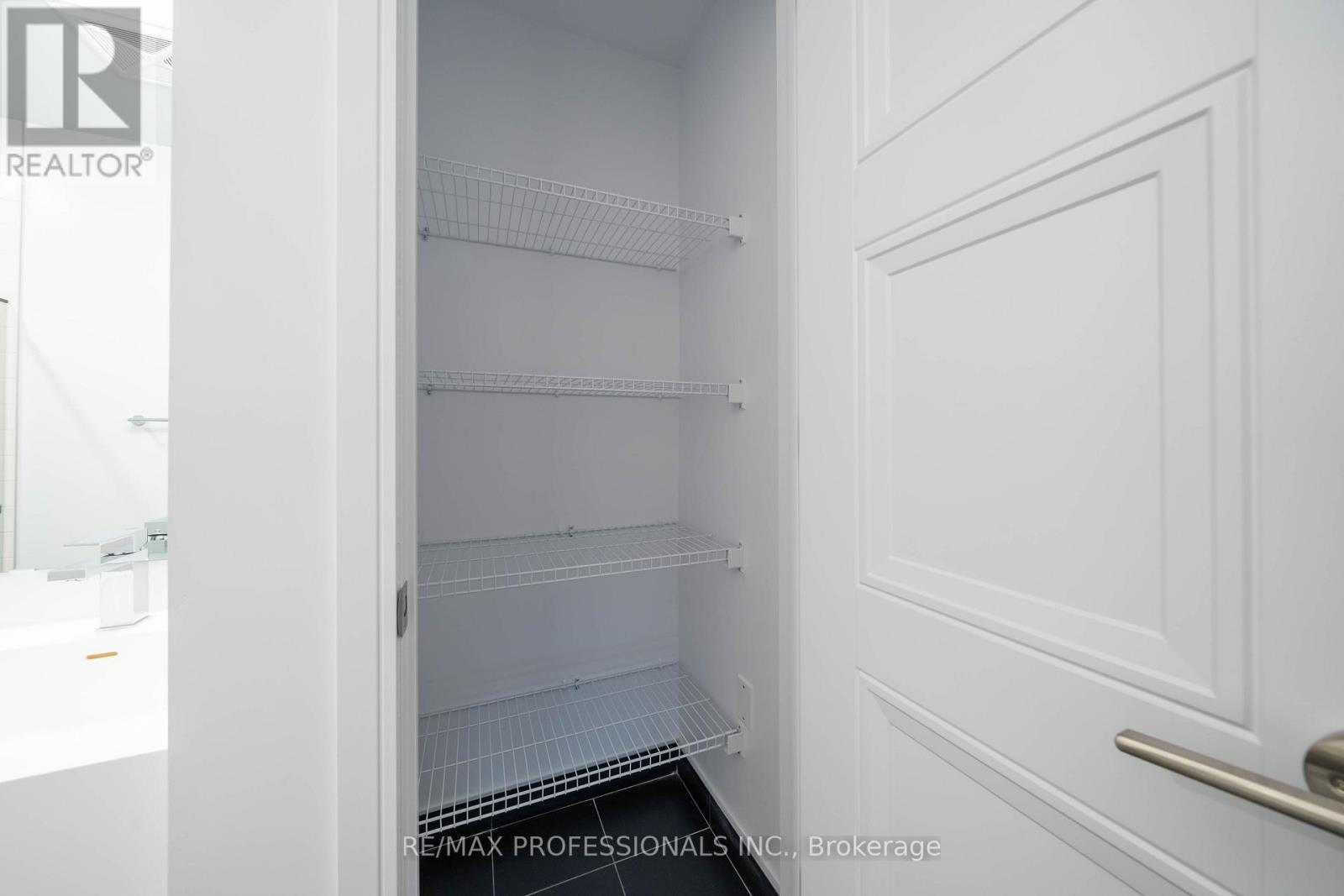 901 - 25 Neighbourhood Lane, Toronto, Ontario  M9Y 0C4 - Photo 16 - W12692818