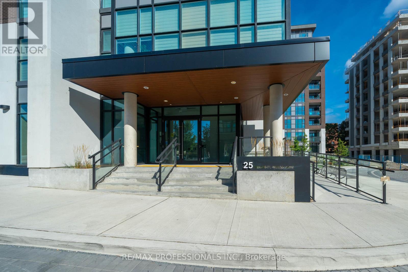 901 - 25 Neighbourhood Lane, Toronto, Ontario  M9Y 0C4 - Photo 2 - W12692818