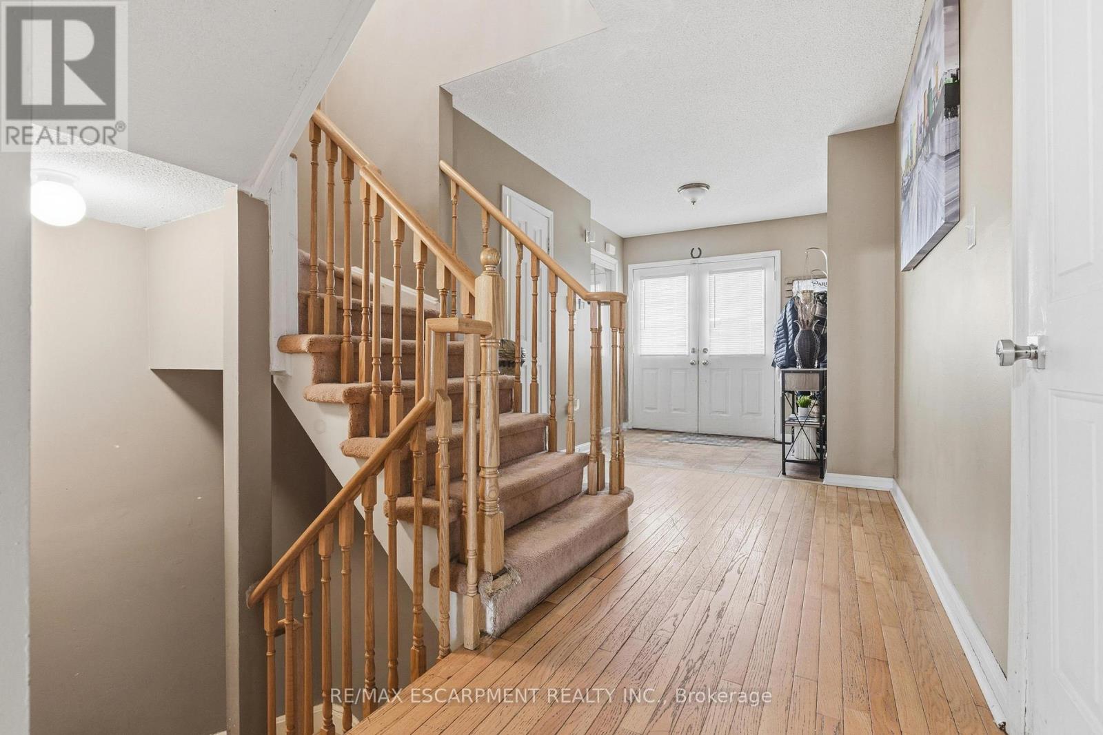 162 Panton Trail, Milton (De Dempsey), Ontario  L9T 6K2 - Photo 5 - W12692848