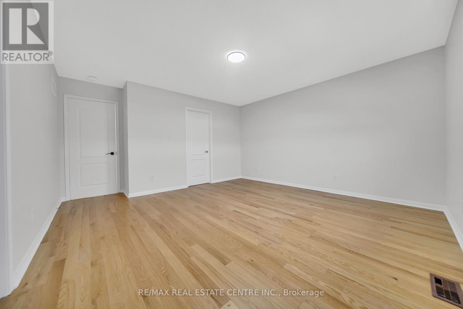 129 Cadillac Crescent, Brampton, Ontario  L7A 3B3 - Photo 25 - W12692874